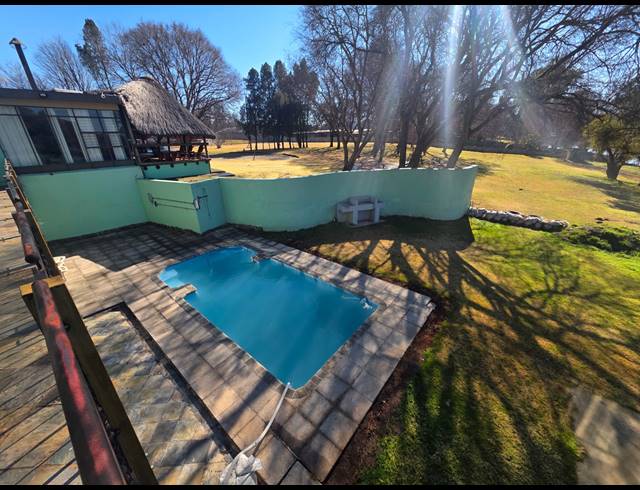 4 BEDROOM HOUSE FOR SALE IN LINDEQUESDRIF